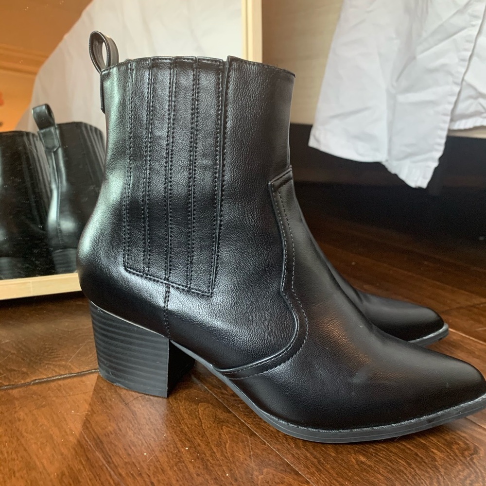 Western Black booties